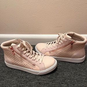 Skechers Women’s Mid Top Fashion Sneakers Size 9